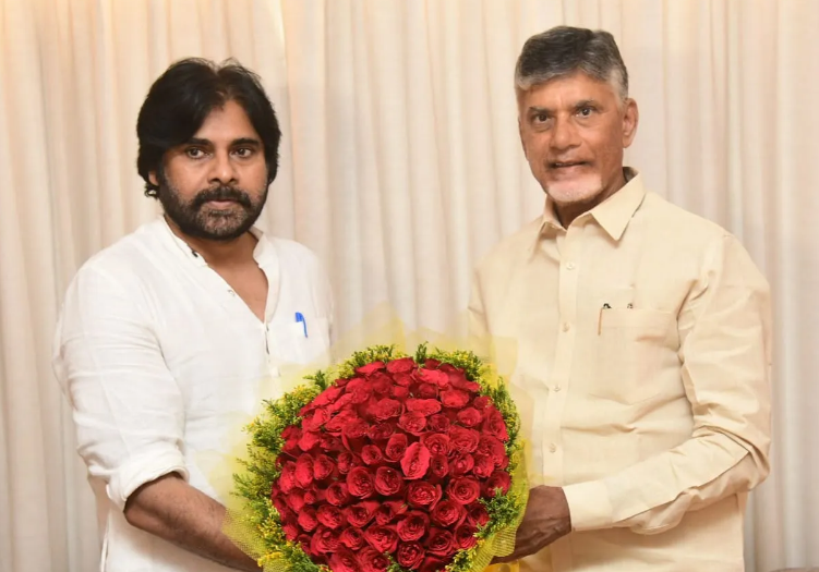 Chandrababu Naidu, Pawan Kalyan come together in Vijayawada